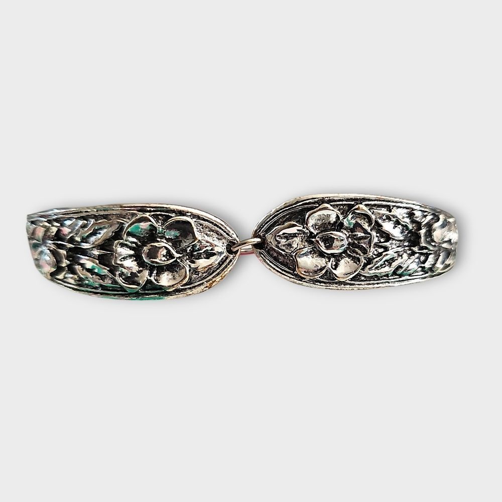 Elegant Silver Bracelet - Picture 2 of 5